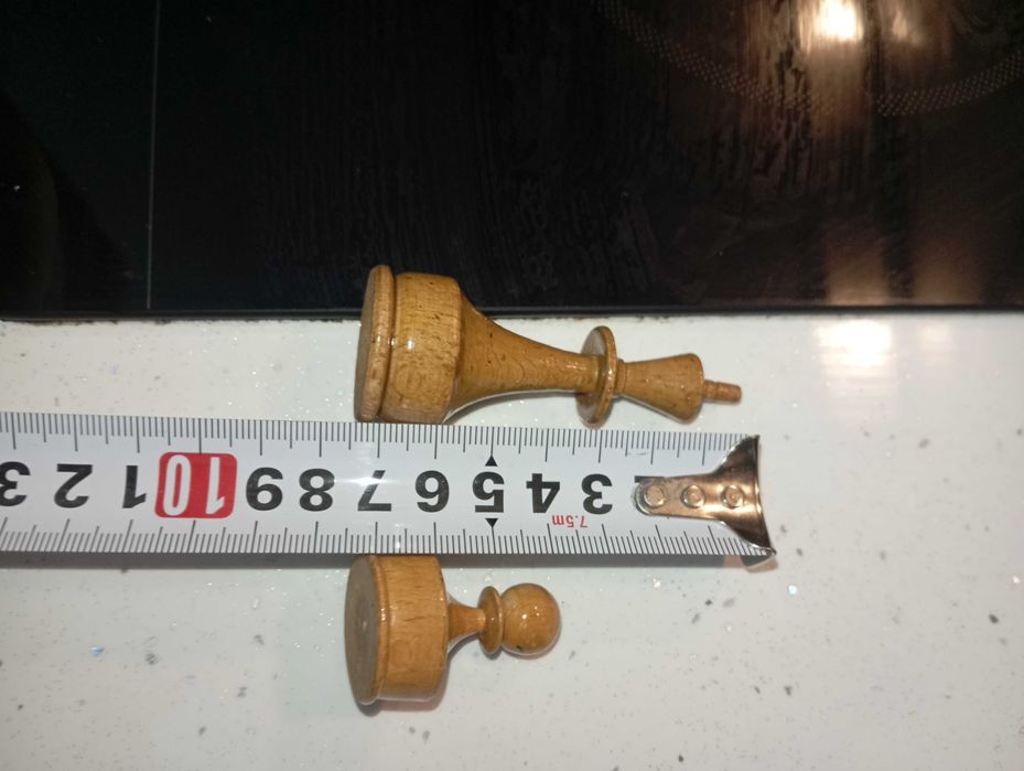 Шах с дървени фигури