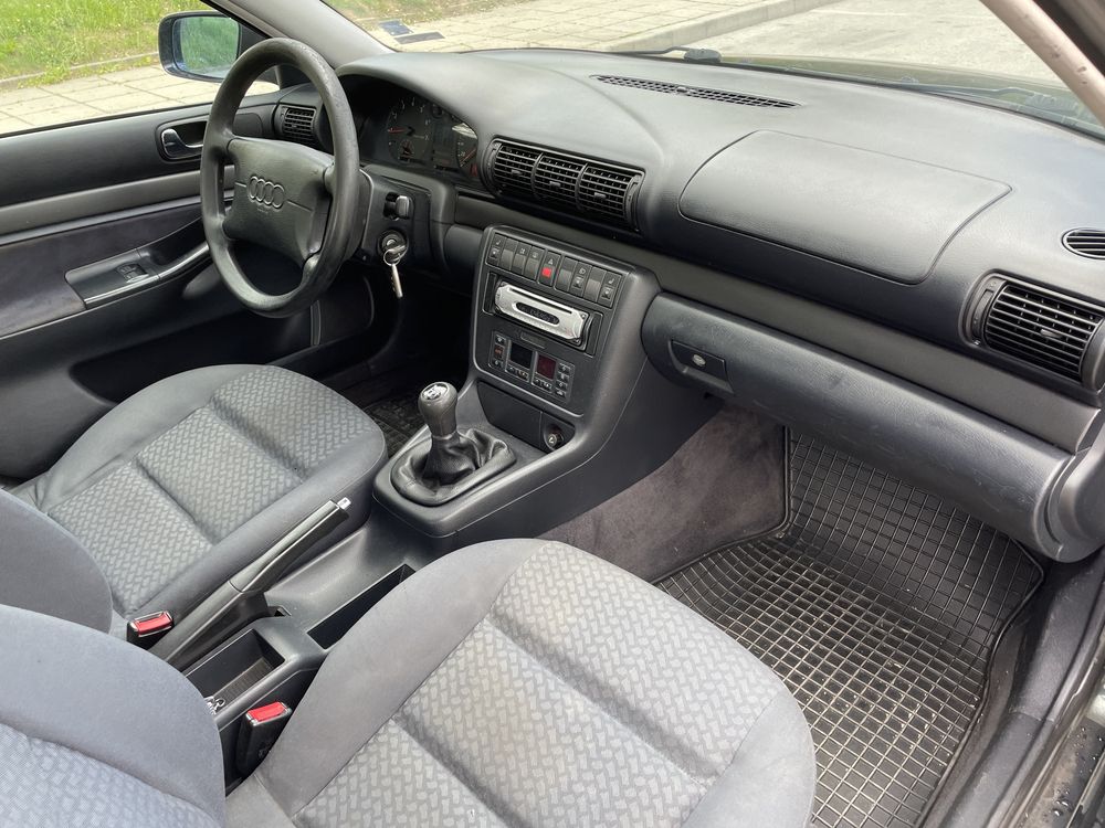 Audi A4 1.8i 125к.с