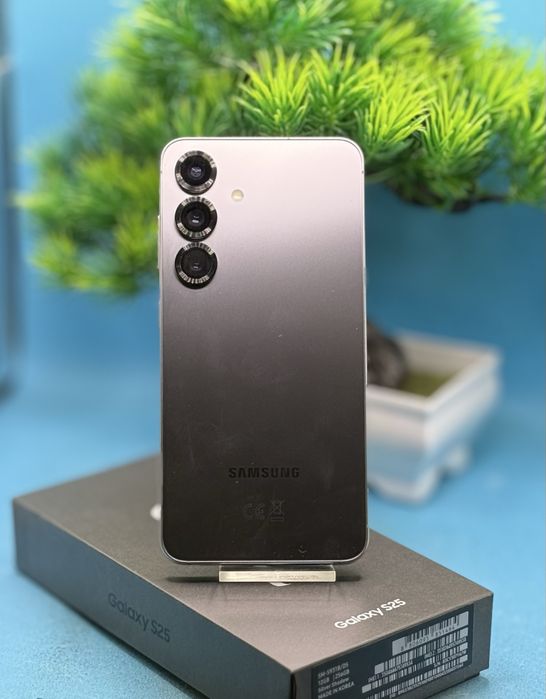 ГАРАНЦИОНЕН!!! Samsung Galaxy S25, 12GB RAM, 256GB, 5G, Silver Shadow