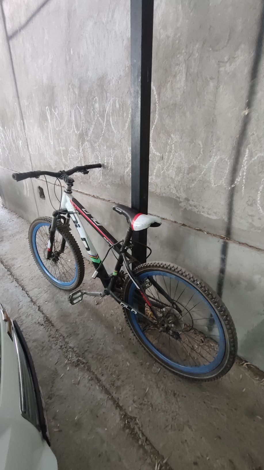 Velosiped, hajimi 24, orqa tormoz yoq, qulfi bilan birga beramiz.