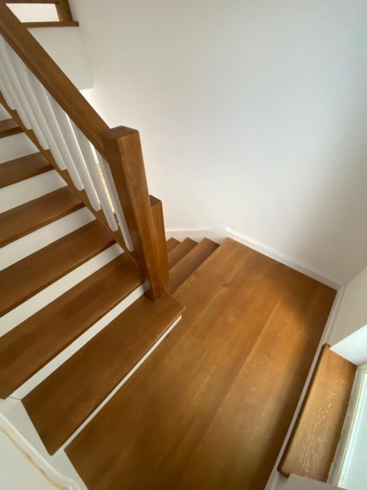 Scări interioare din lemn