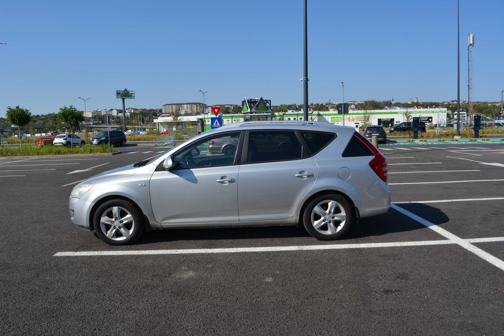 Vand Kia Ceed SW 2009 - 1.4 benzina