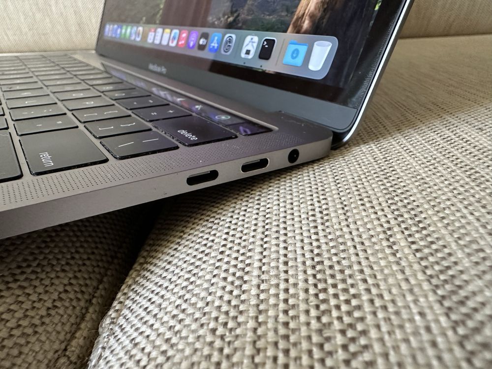 MacBook Pro 13.3” i7-8th gen/16/1000 / 2018