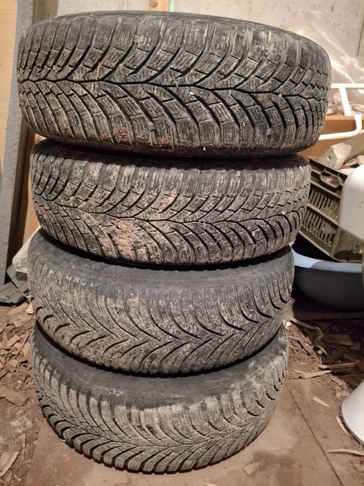 Джанти с зимни гуми 195 65 R15