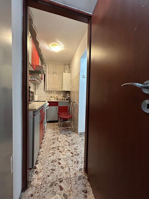 Închiriez apartament cu 2 camere str. CLOȘCA - CETATE