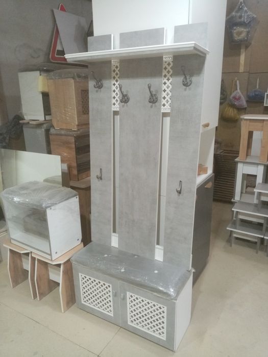 Продам новую вешалку в прихожую!