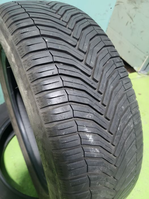 2 бр 215/60/17 всесезонни Michelin