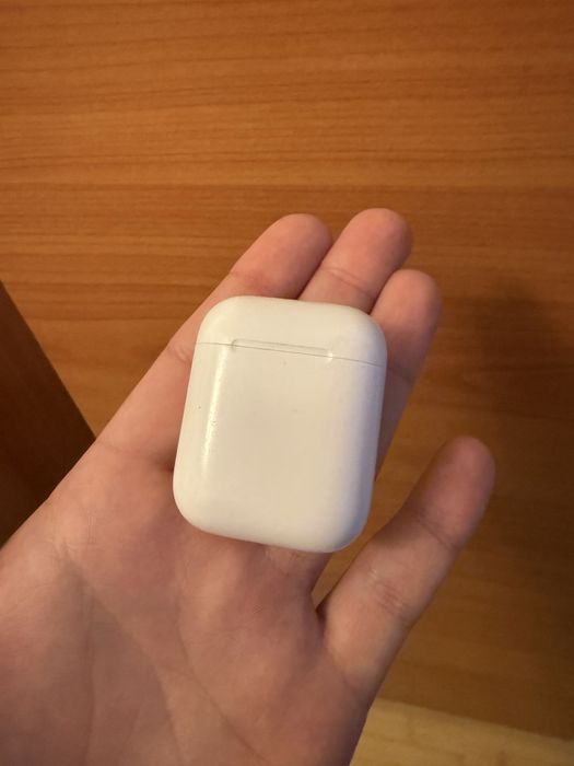 Casti Apple Airpods 2 cu o casca defecta