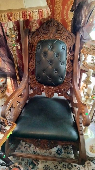 масивно дървено люлеещо кресло