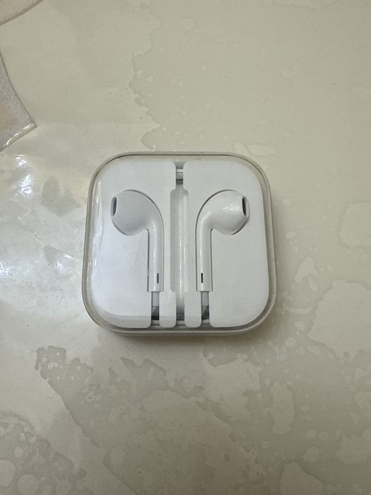 Продаю новые Eardpods