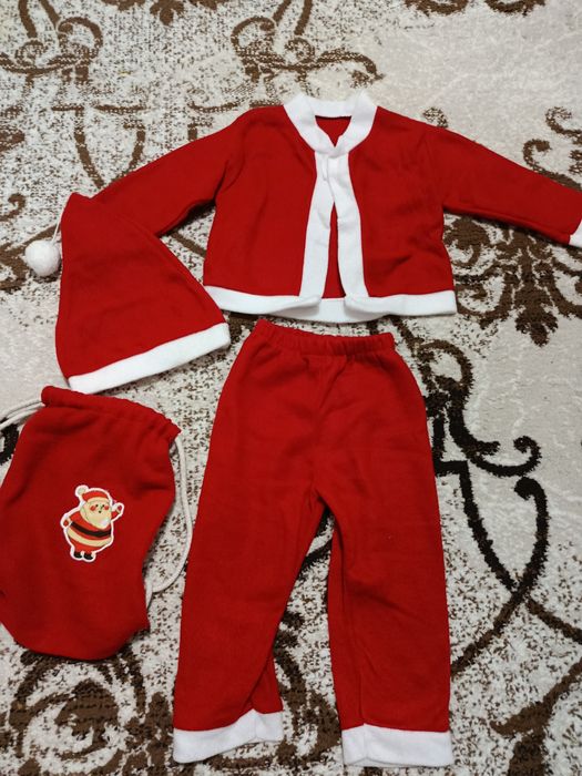 Продам костюм Санты,на возраст 1-1,5 годика. В идеальном состоянии.