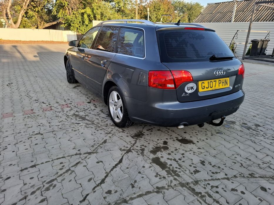 Vând Audi A4 b7 170 cai