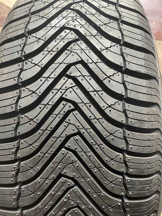 GRIPMAX Supergrip AS 215/60 R17