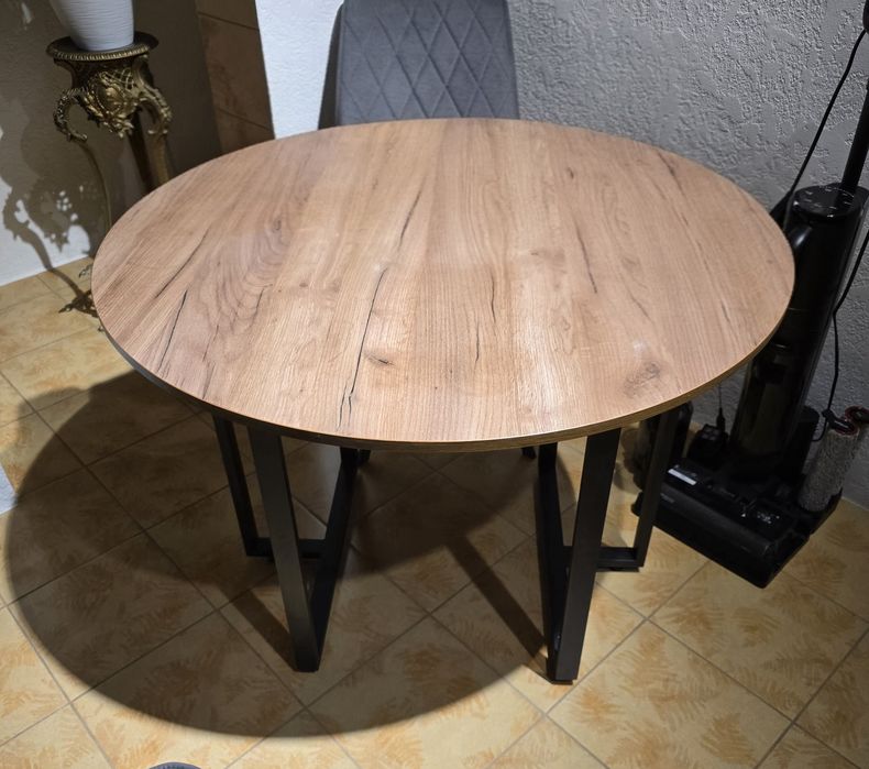 Продаётся стол для кухни