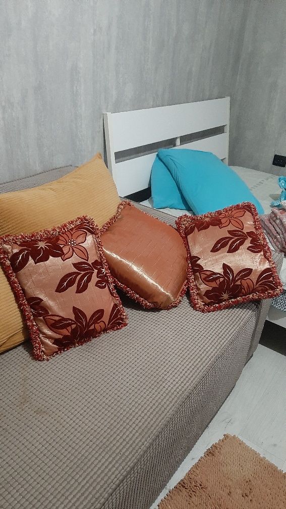 Продам подушечки диванные