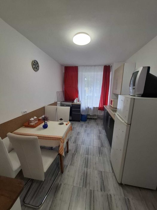 Inchiriez apartament spatios cu o cameră in Oradea, Dimitrie Cantemir