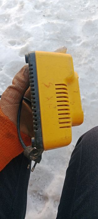 Dewalt De 9116 зарядчик