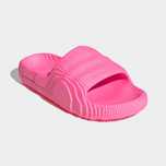 Slapi adidasi si nike