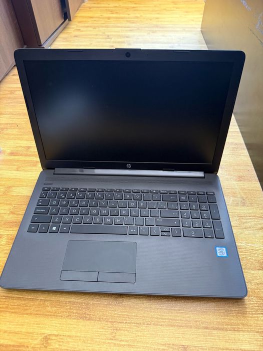 Laptop HP 250 G7,Intel core I3-8265U,8gb ram,256GB SSD NVME