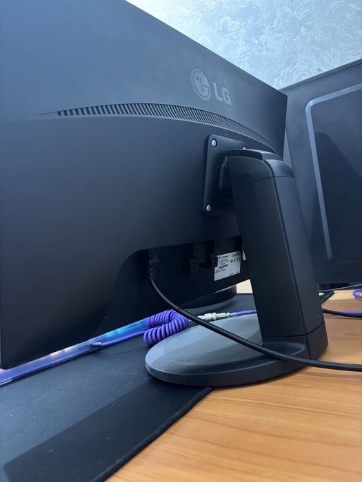 Продаю игровой компьютер с монитором