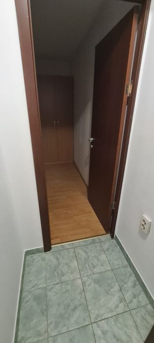 Garsonieră de închiriat, Inel -Baba Novac