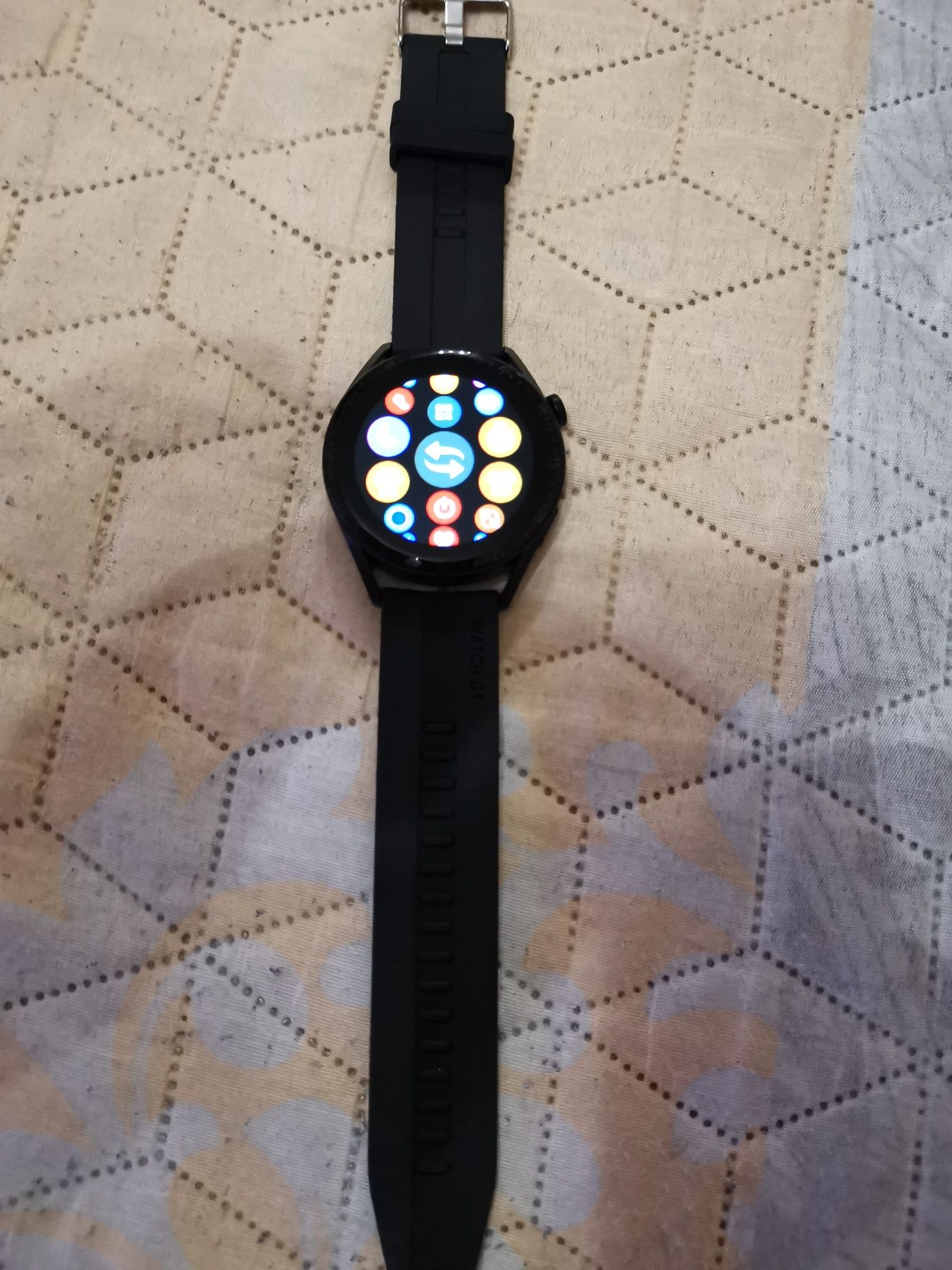 Продавам чисто нов смарт часовник Smart Watch!