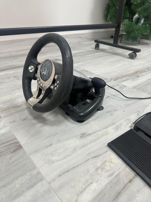 Игравой руль очень хорошый