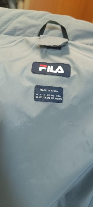 Geacă de toamna fila cu eticheta