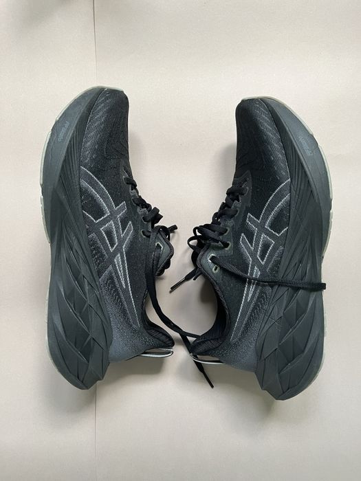 Asics Novablast 4, marime 41.5