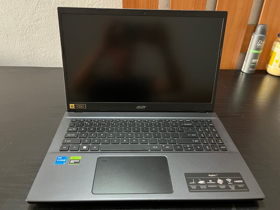 Vând acer aspire 7
