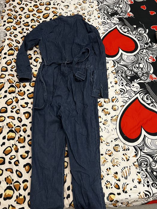 Salopeta de blugi foarte buna