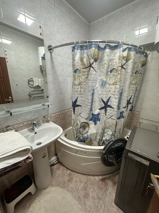 Сдается 4х Комнатная Квартира на Максим Горьком