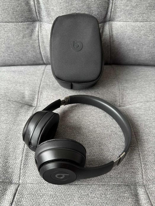 Като нови черни автентични (on-ear) слушалки Apple Beats Solo4