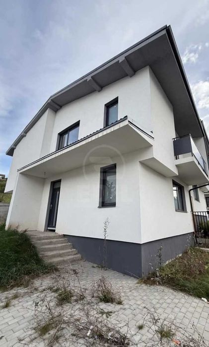 Duplex cu 5 camere, in aproprierea centrului comercial VIVO !