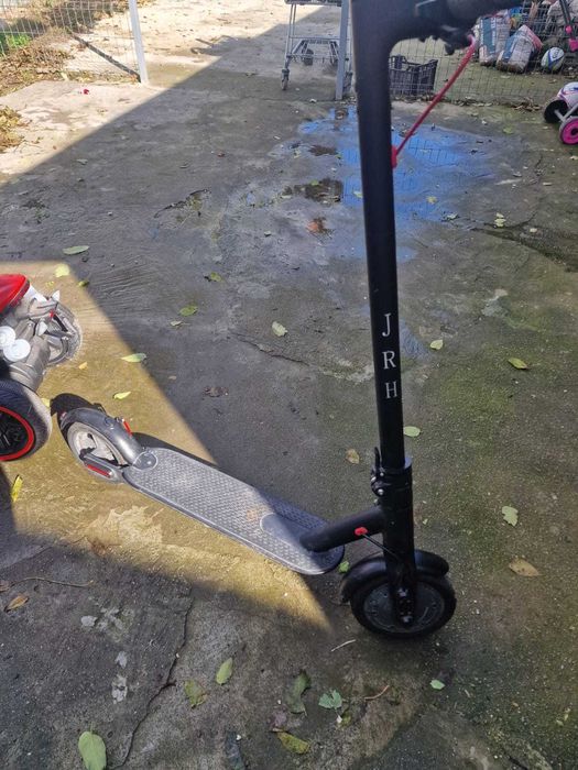 Trotinete Electrice , Autonomie 30km, Viteze 25km/h, Roti 8.5″