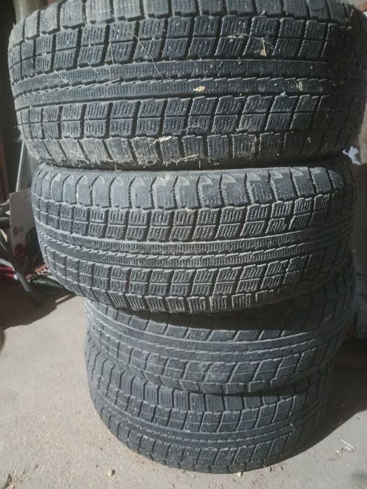 Продам зимную резину R16 шина