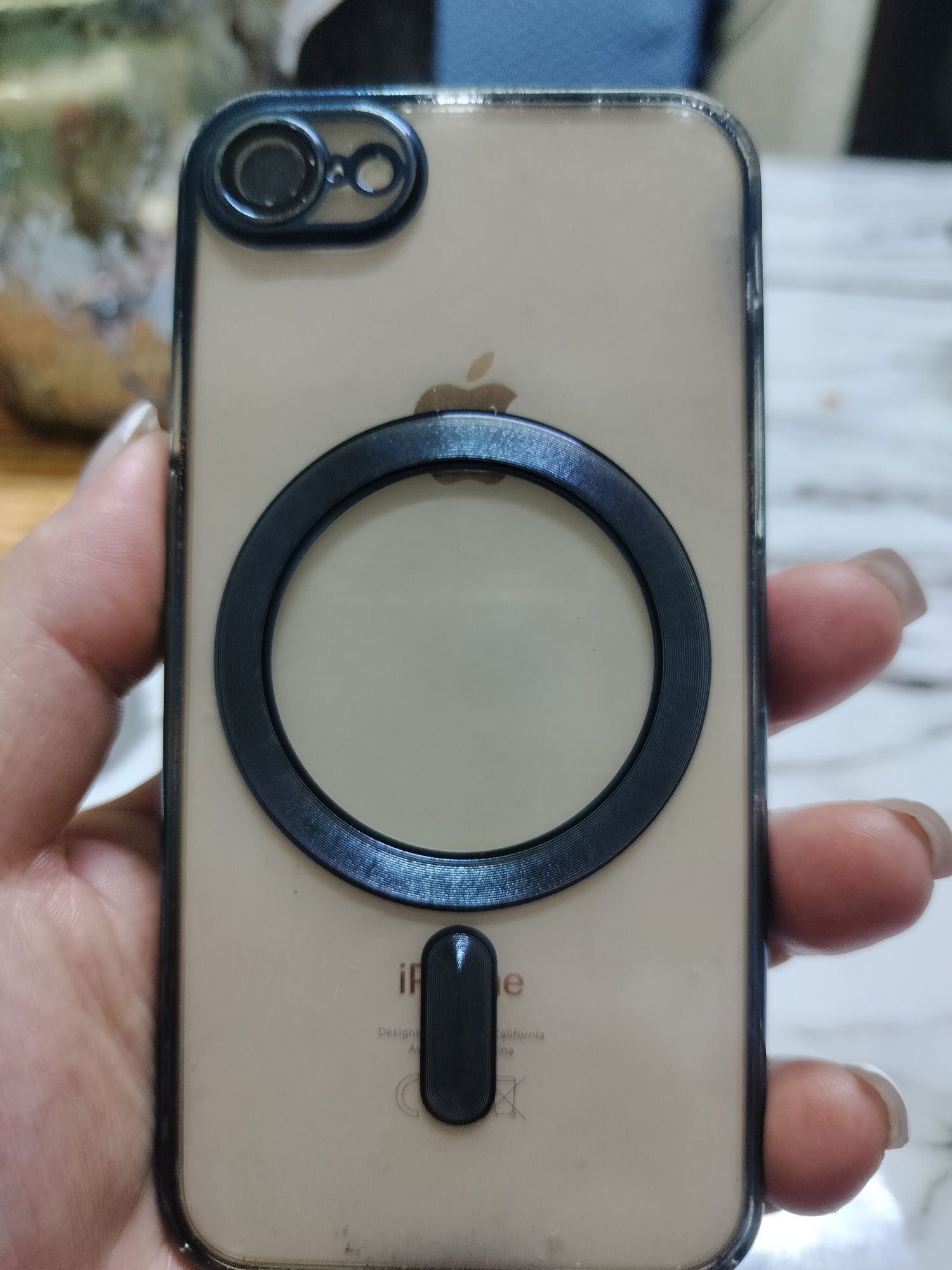 Срочно продам айфон 8