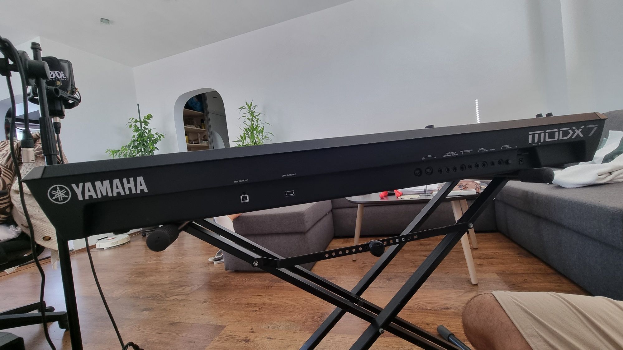 YAMAHA MODX 7 синтезатор