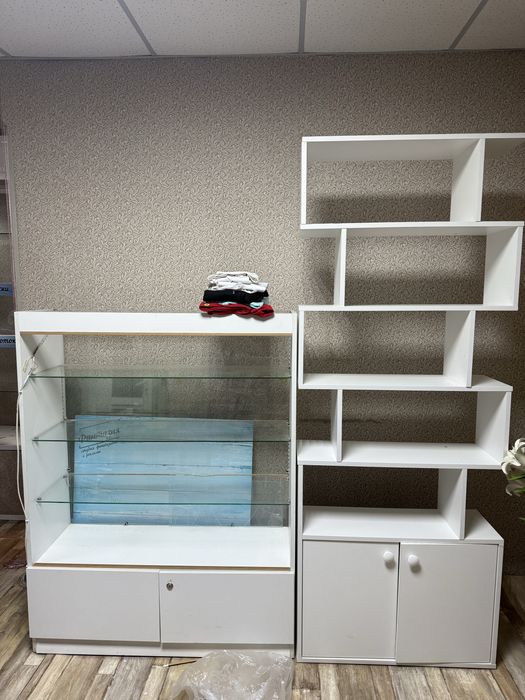 Шкафы для книг и стеллаж