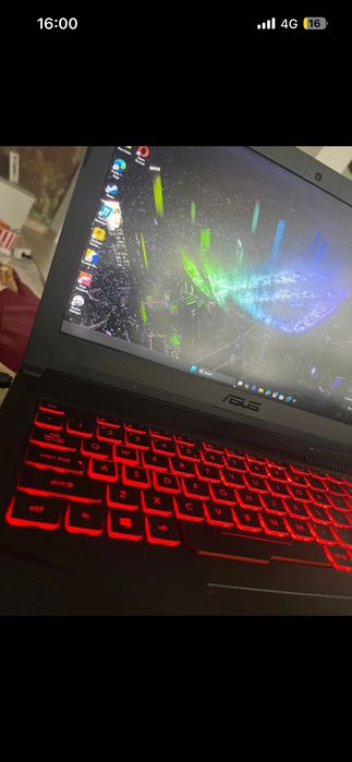 Vând laptop asus gaming f16 mai multe poze privat