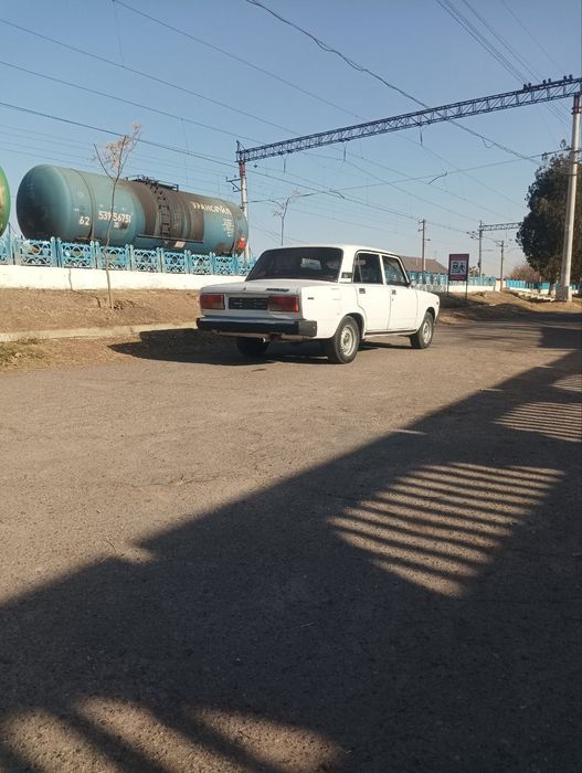 Vaz 2107 sotiladi