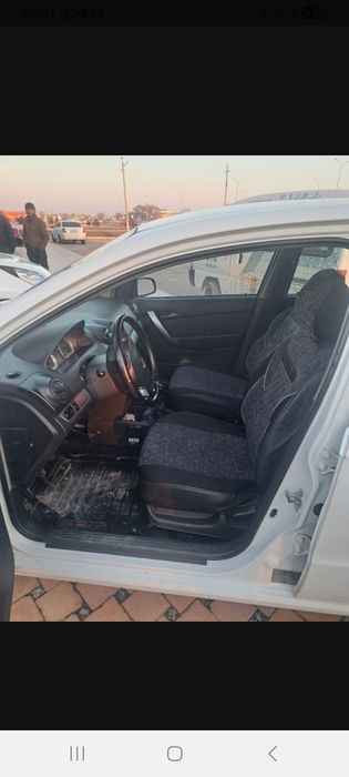 Nexia 3 avtomashinasi sotiladi.