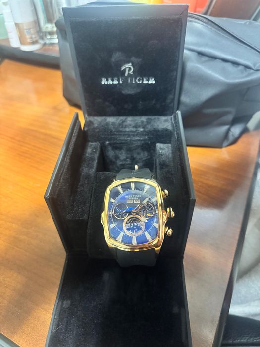 Продам совершенно новые часы фирмы Reef Tiger