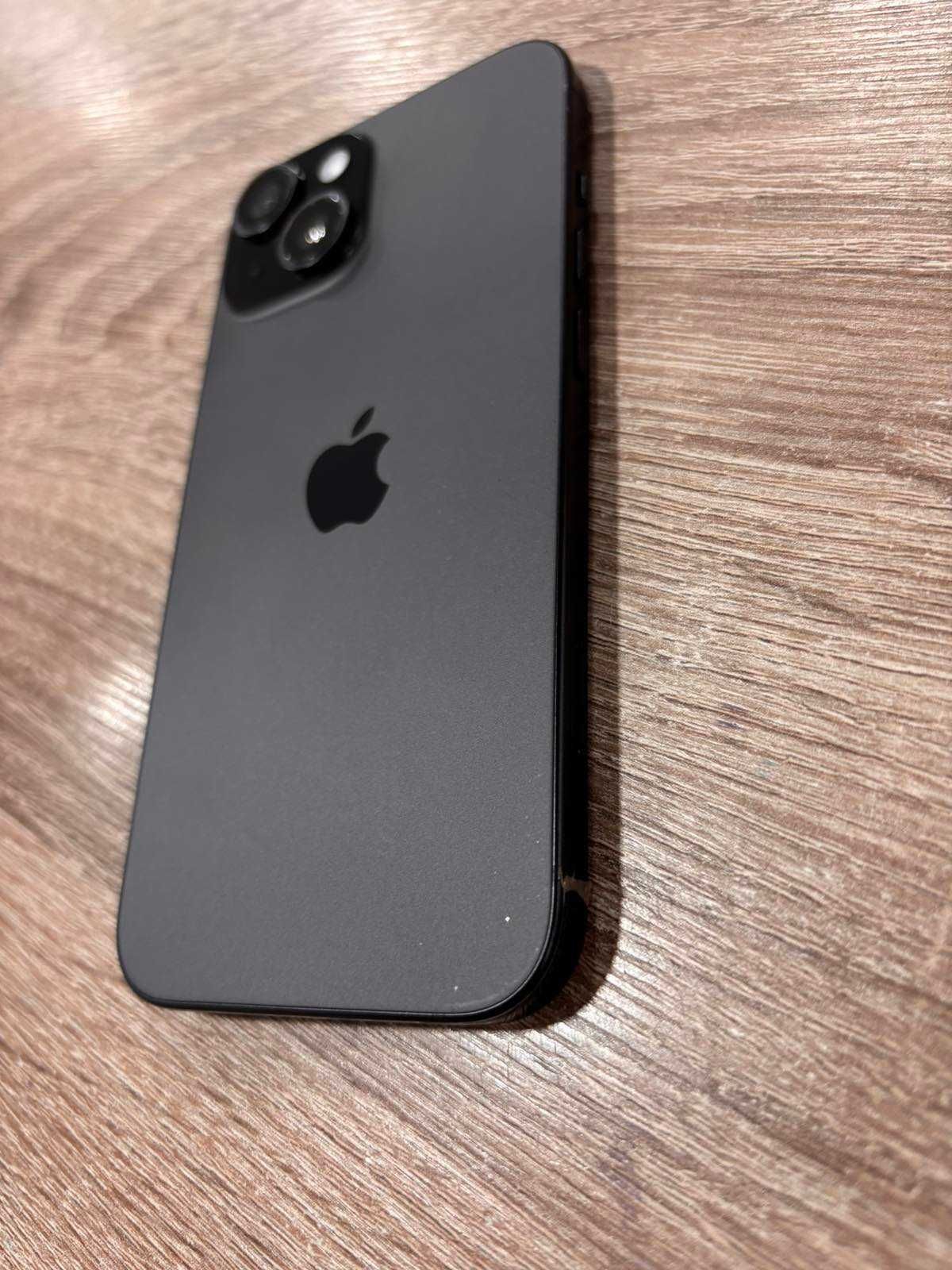 Продавам Мобилен Телефон Iphone 15 128GB Батерия 98% Като Нов