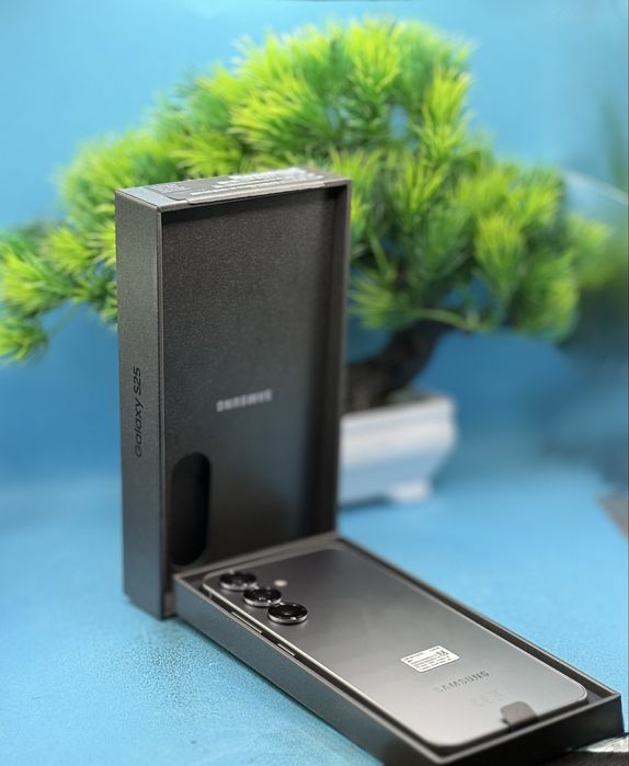 НОВ!!! Samsung Galaxy S25, 12GB RAM, 128GB, 5G, Silver Shadow