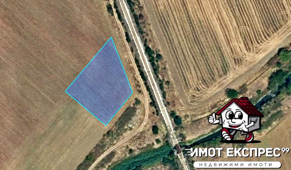 Нива 2600кв.м, с голямо лице, до пътя Асеновград-Пловдив