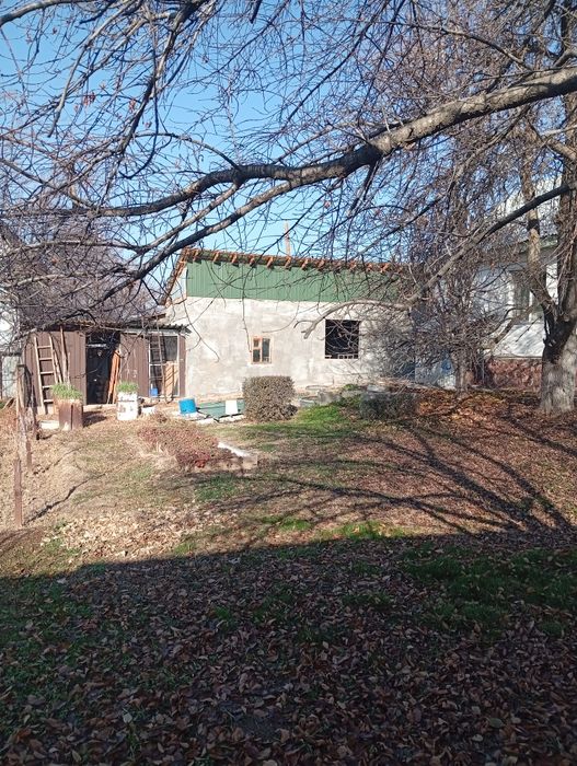 Продам дом . Кирпичный