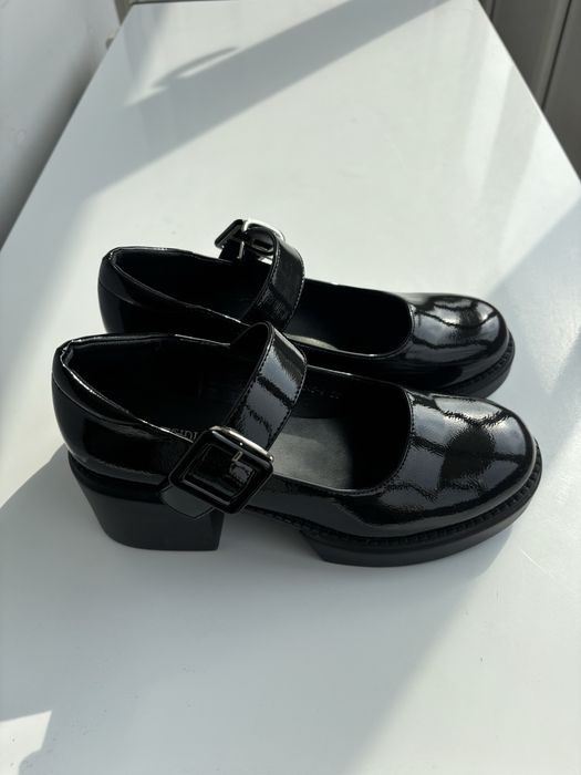 Продам туфли для девочек