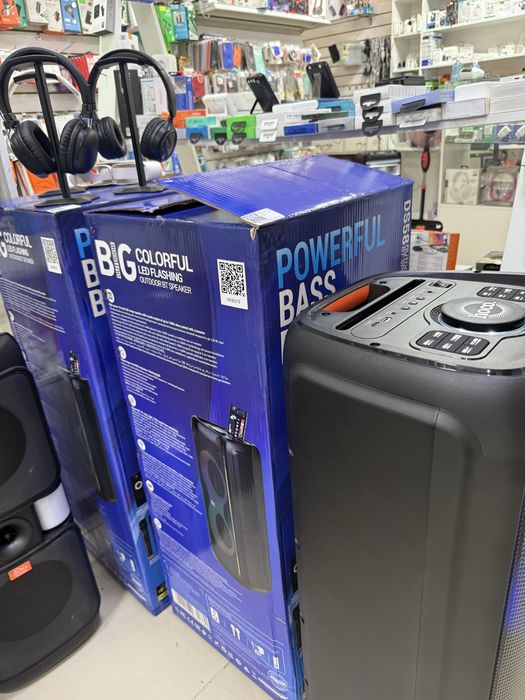 Караоке музыкальная колонка микрофоны