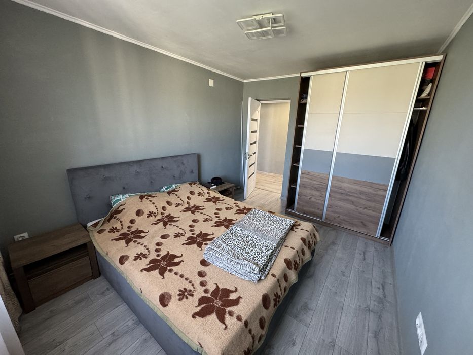 Vand apartament cu 3 camere in Zalau